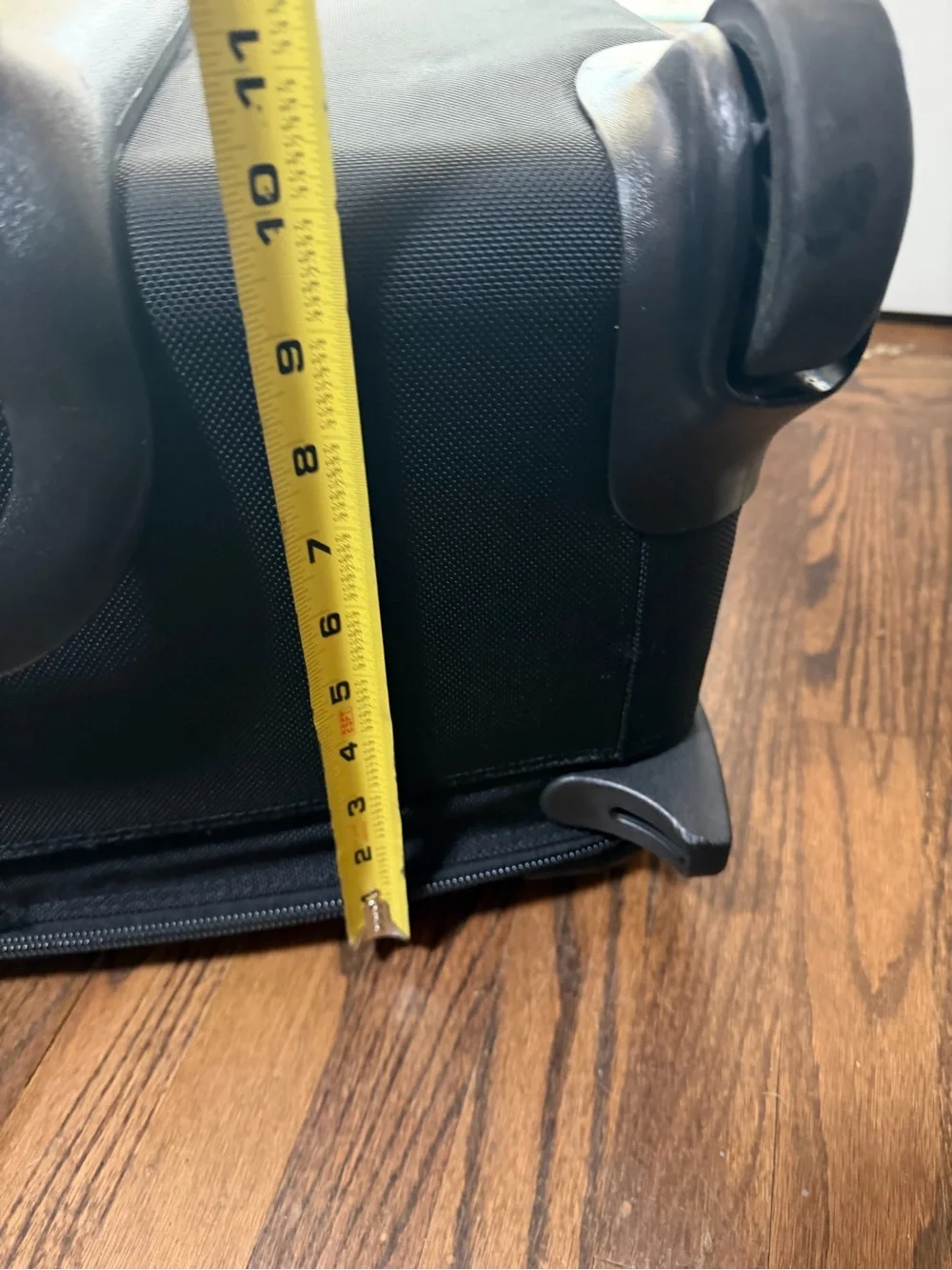Briggs & Riley Black Rolling Travel Case with Telescoping Handle